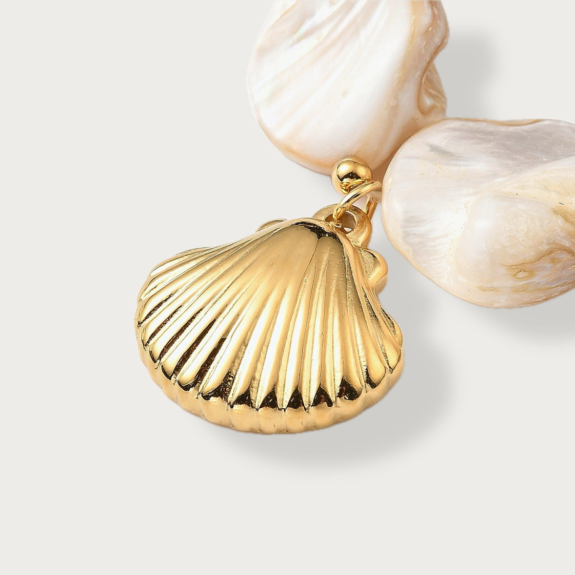 Pearlaire Necklace