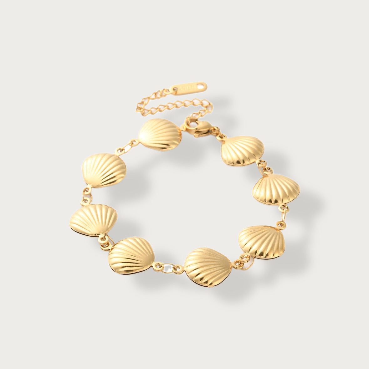 Glided Shells Bracelet