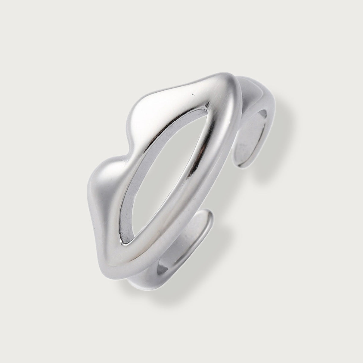 Icon Kiss Ring