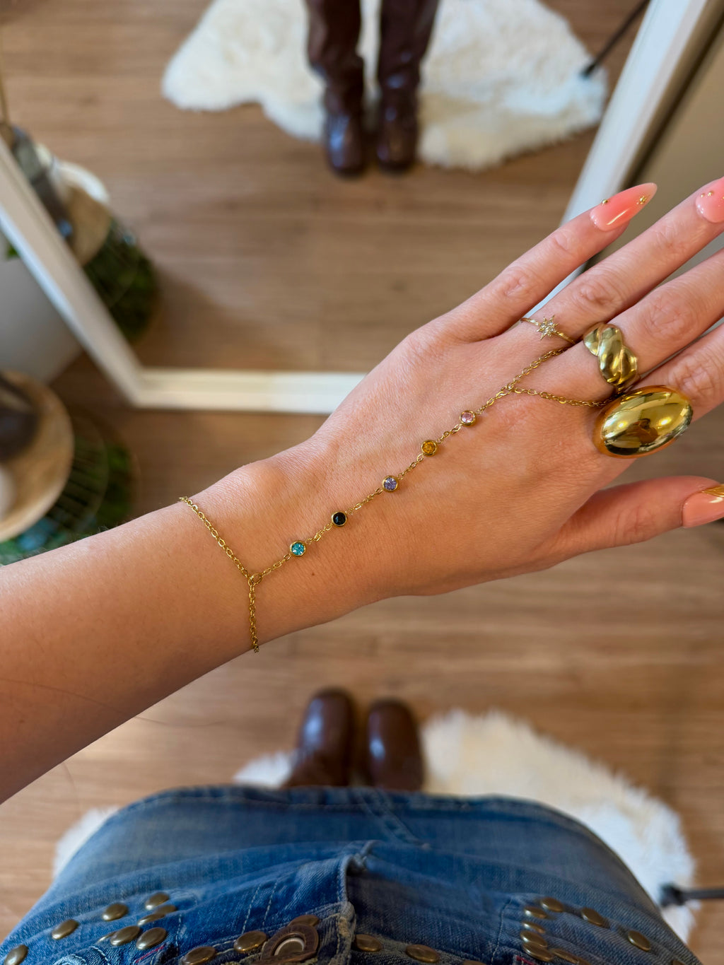 Lilies Gem Handchain