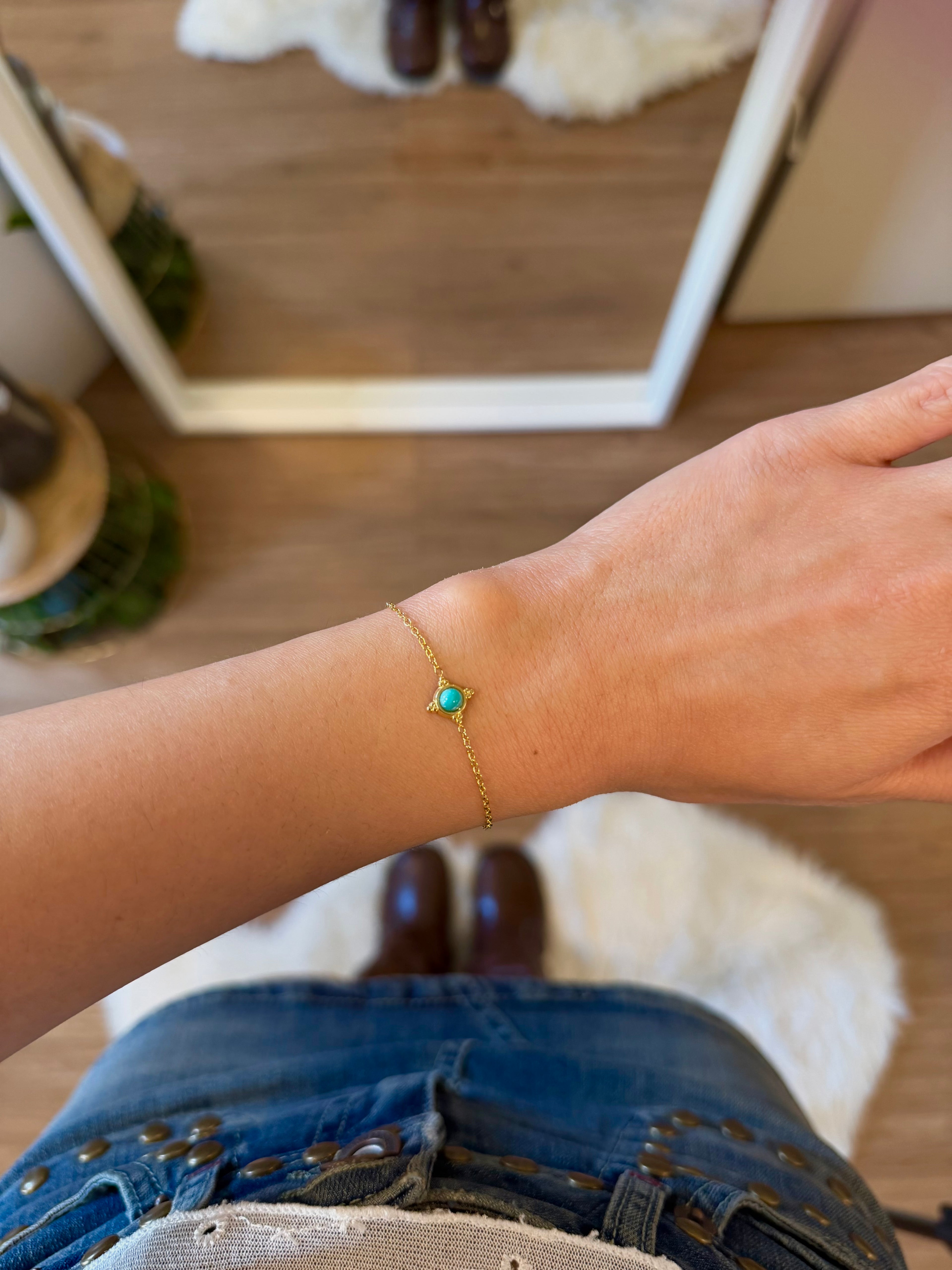 Isla Kiss Bracelet
