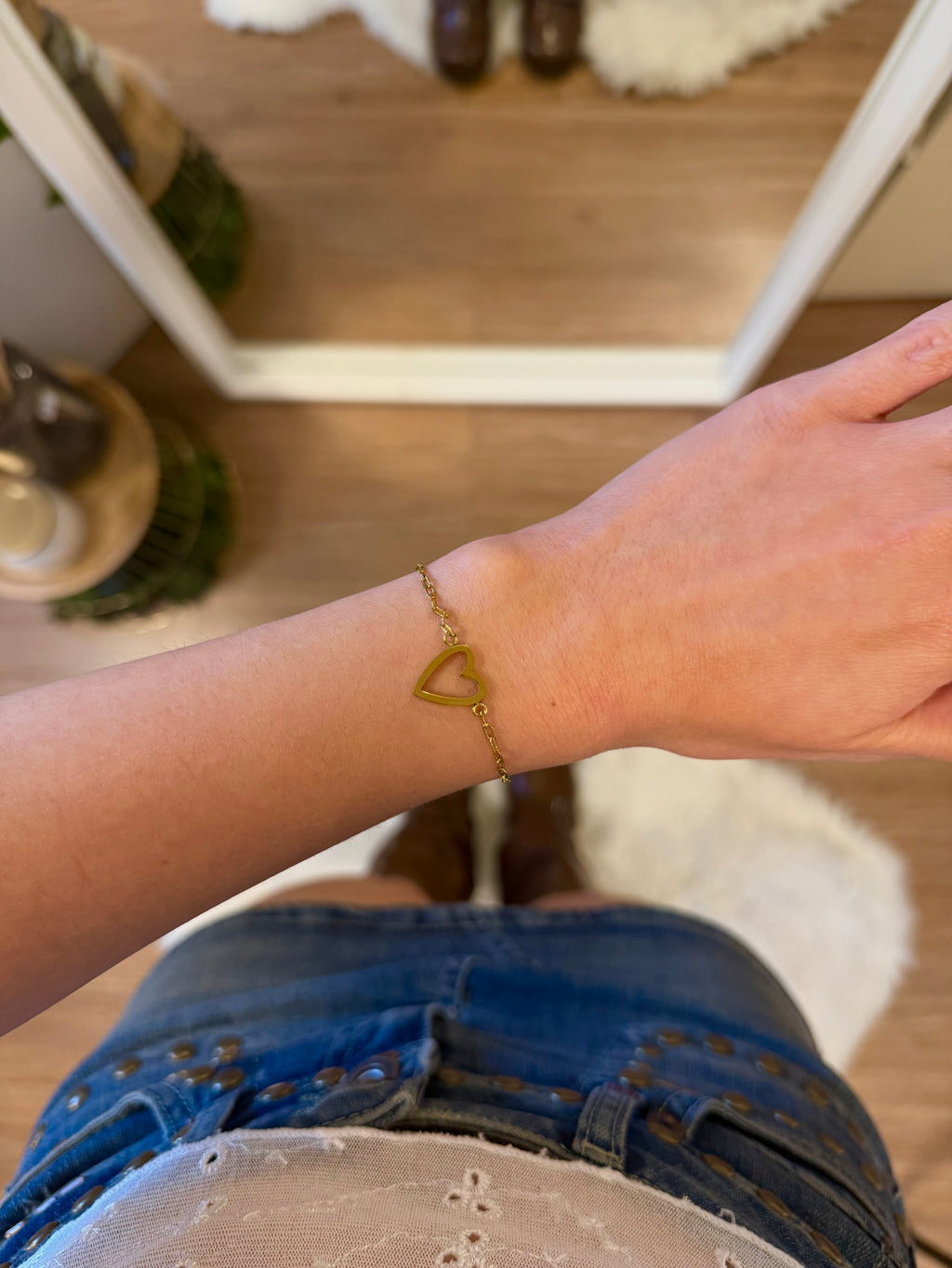Minimal Heart Bracelet