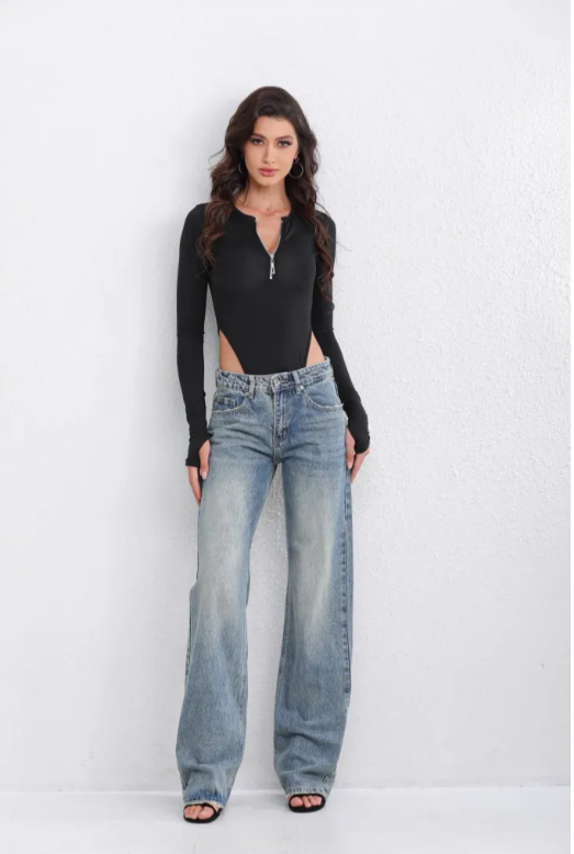 Noa Straight Leg Jeans