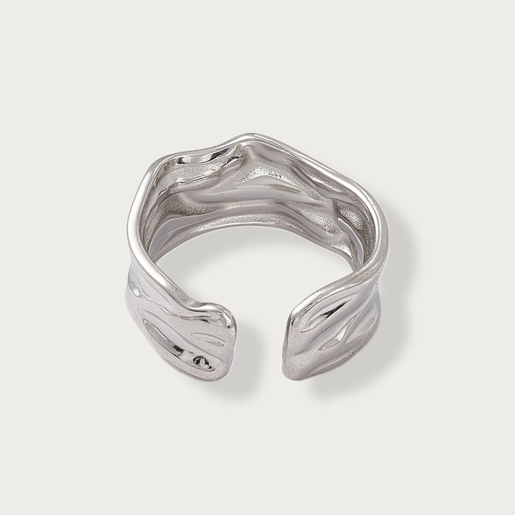 Bold arc ring